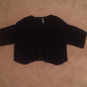 Black flowy quarter sleeve sweater